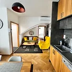 Old Town Apartment - Terrace & Parking