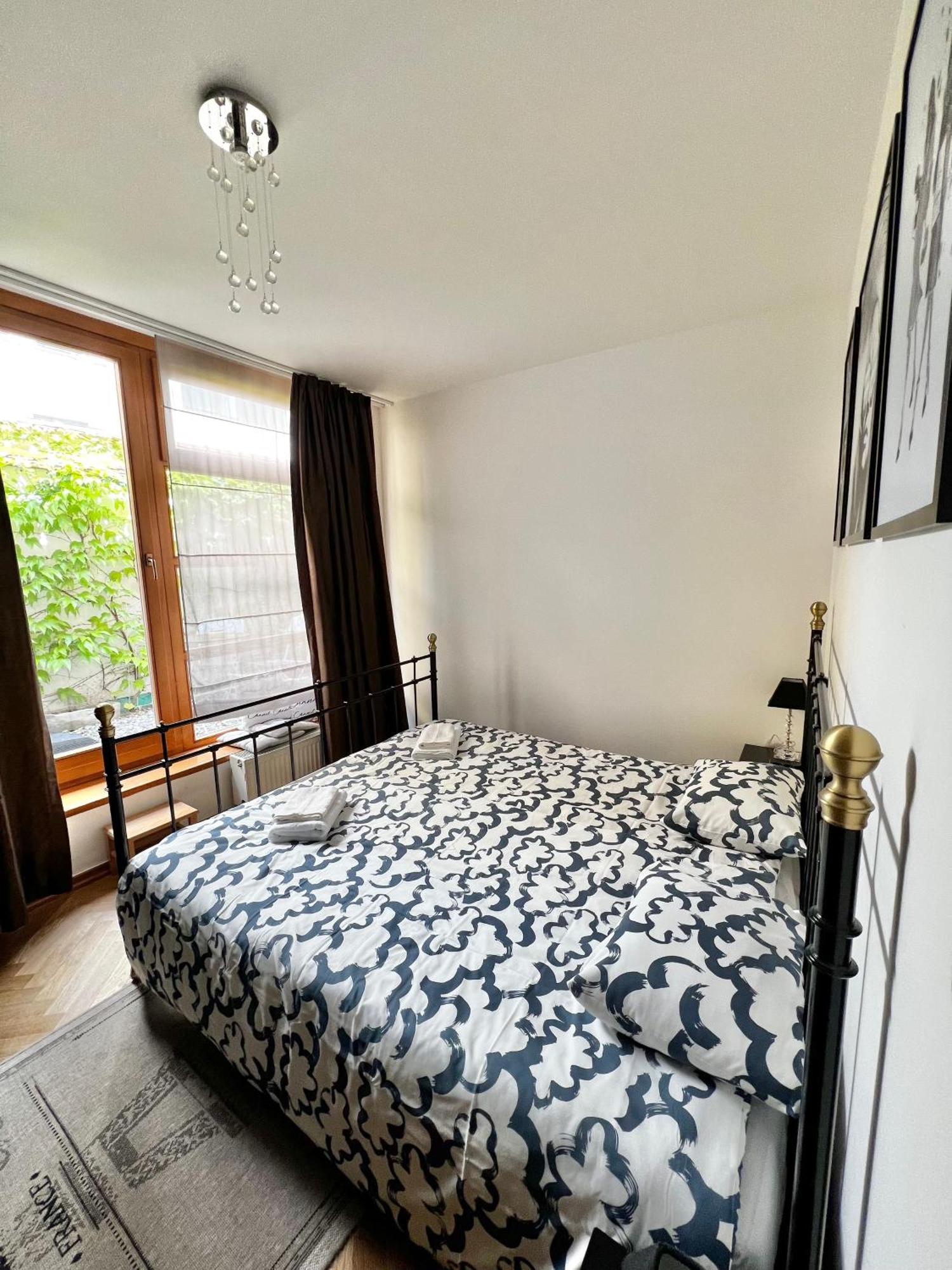 Old Town - Terrace & Parking Apartment Prag